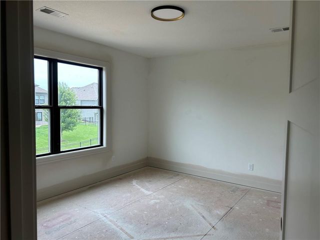 3014 NE 102nd Street, Kansas City, MO 64155