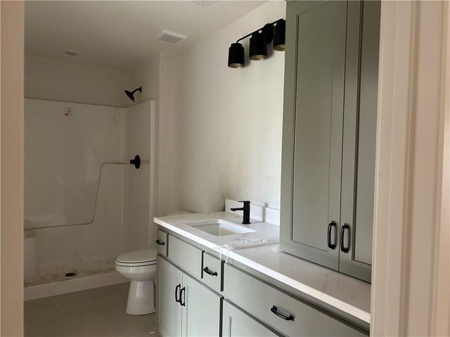 3014 NE 102nd Street, Kansas City, MO 64155