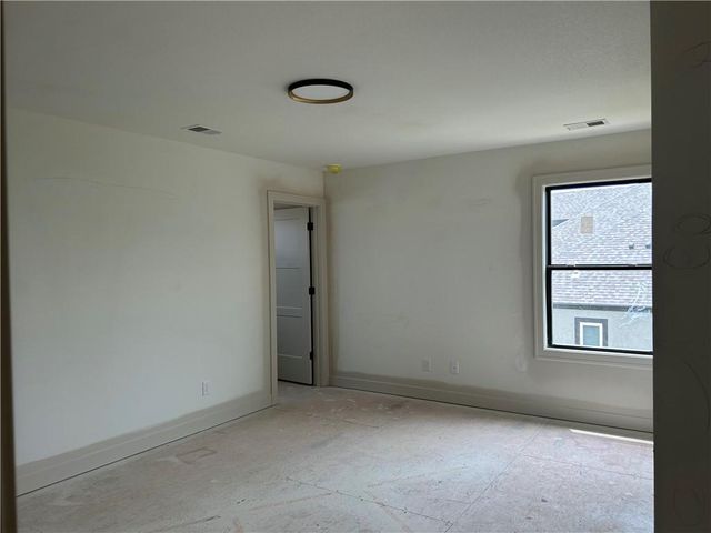 3014 NE 102nd Street, Kansas City, MO 64155