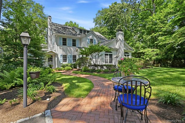 2 Kaiser Hill Road, Huntington Bay, NY 11743