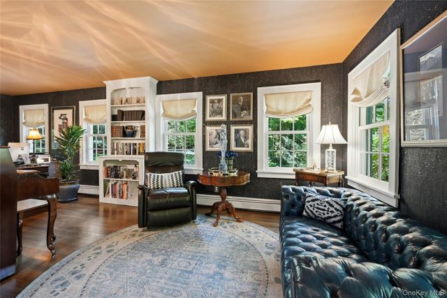 2 Kaiser Hill Road, Huntington Bay, NY 11743