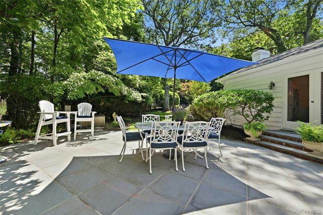 2 Kaiser Hill Road, Huntington Bay, NY 11743