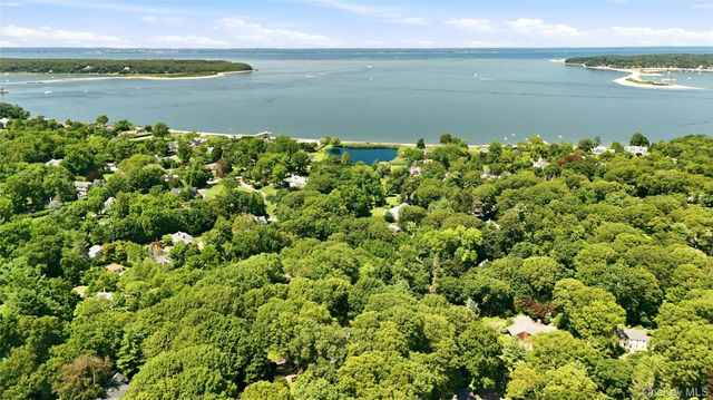 2 Kaiser Hill Road, Huntington Bay, NY 11743