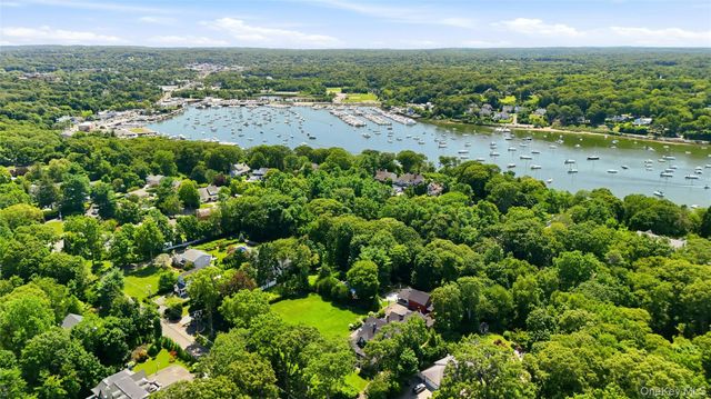 2 Kaiser Hill Road, Huntington Bay, NY 11743