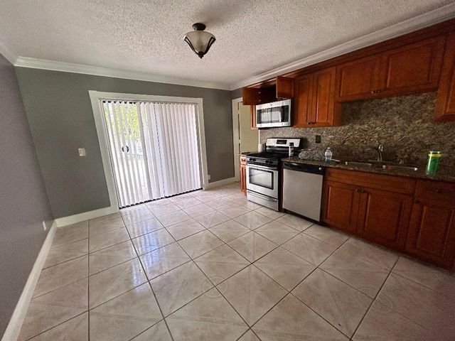 7347 Pinedale Drive, Boynton Beach, FL 33436