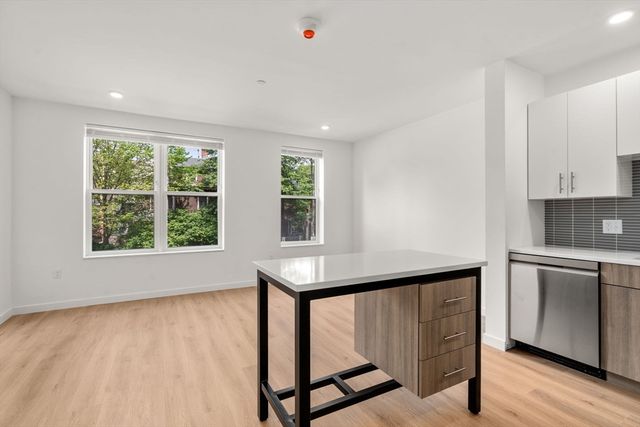 40 Centre St 306, Brookline, MA 02446