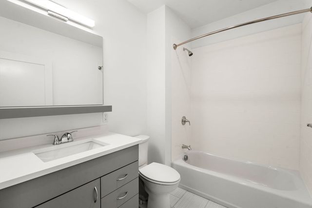 40 Centre St 306, Brookline, MA 02446