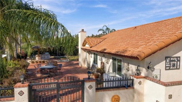 23856 Outrigger, Canyon Lake, CA 92587