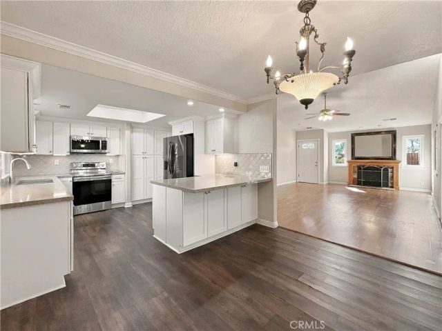 23856 Outrigger, Canyon Lake, CA 92587