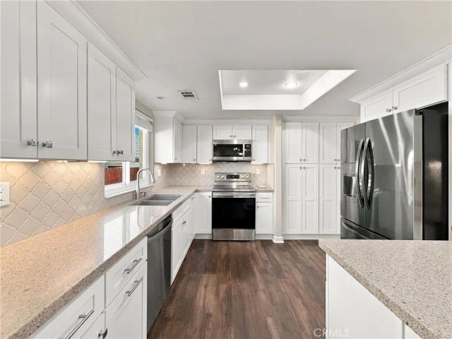 23856 Outrigger, Canyon Lake, CA 92587