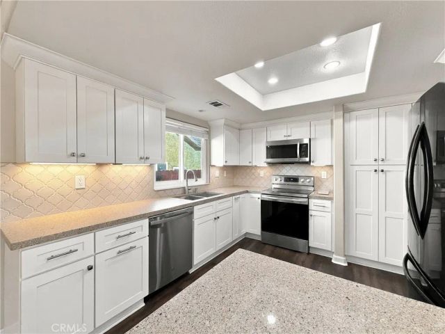23856 Outrigger, Canyon Lake, CA 92587