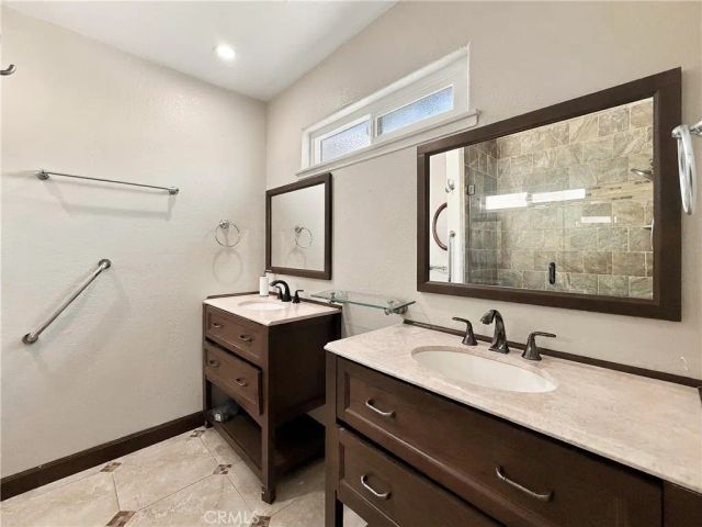 23856 Outrigger, Canyon Lake, CA 92587