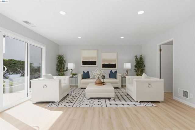 19304 Barclay Rd, Castro Valley, CA 94546