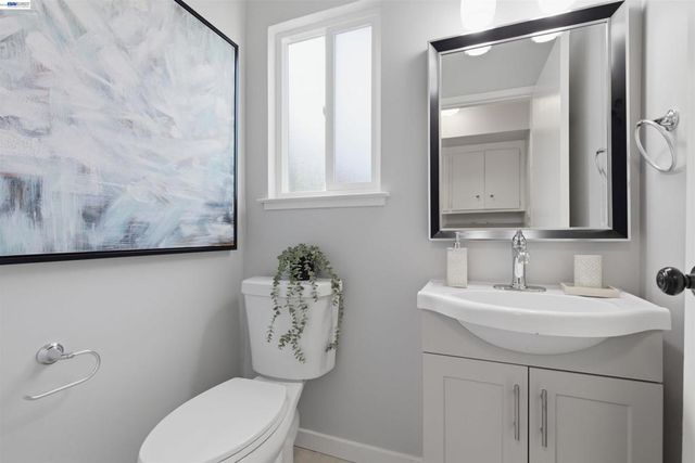 19304 Barclay Rd, Castro Valley, CA 94546