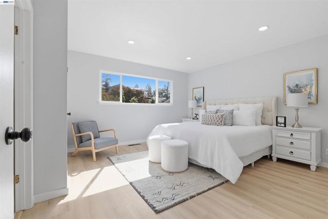 19304 Barclay Rd, Castro Valley, CA 94546