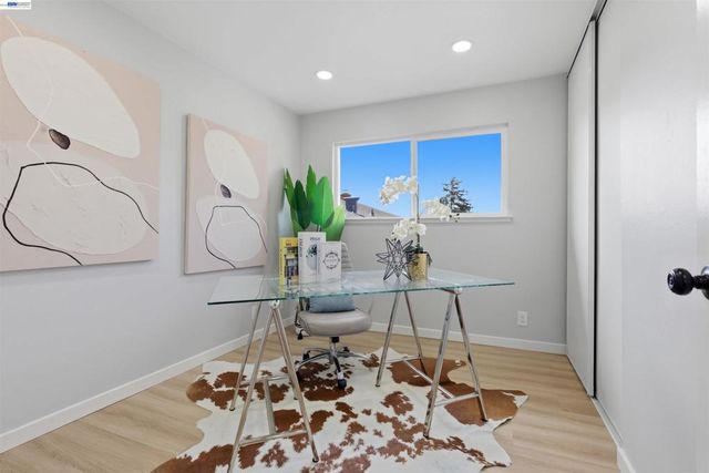 19304 Barclay Rd, Castro Valley, CA 94546