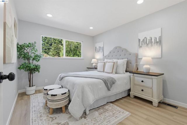 19304 Barclay Rd, Castro Valley, CA 94546