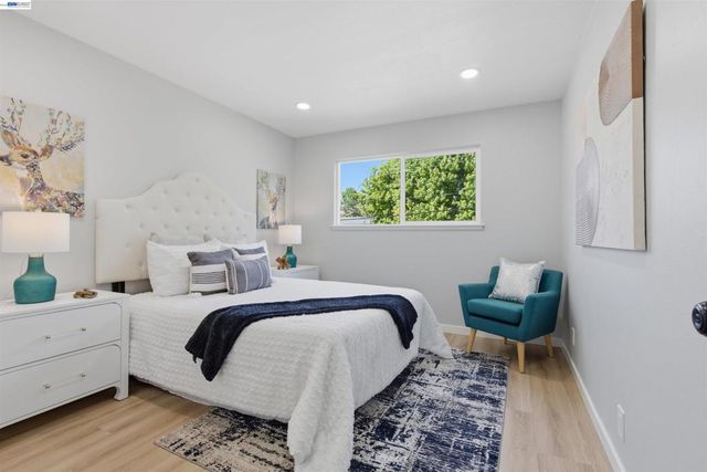 19304 Barclay Rd, Castro Valley, CA 94546