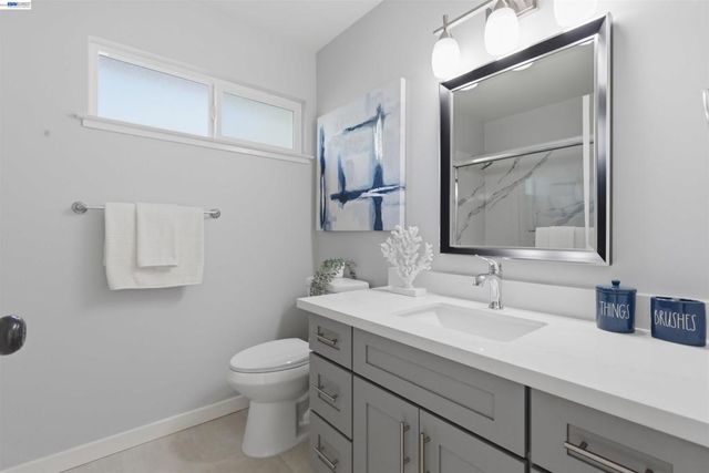 19304 Barclay Rd, Castro Valley, CA 94546