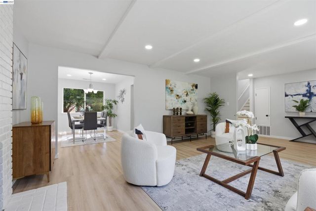 19304 Barclay Rd, Castro Valley, CA 94546