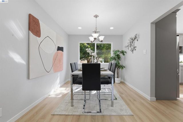 19304 Barclay Rd, Castro Valley, CA 94546