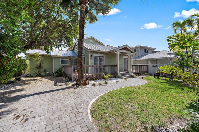 122 S Lake Drive, Lantana, FL 33462