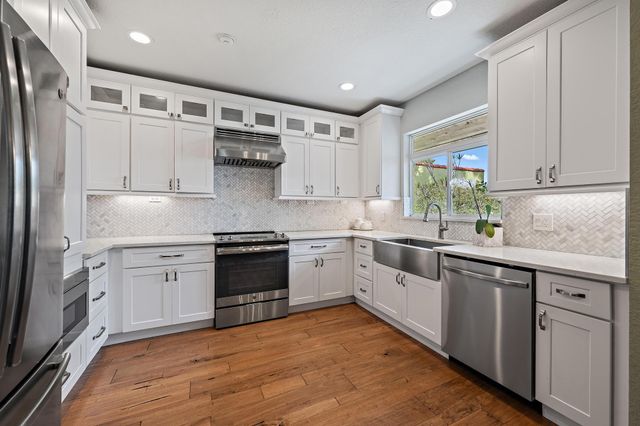 122 S Lake Drive, Lantana, FL 33462