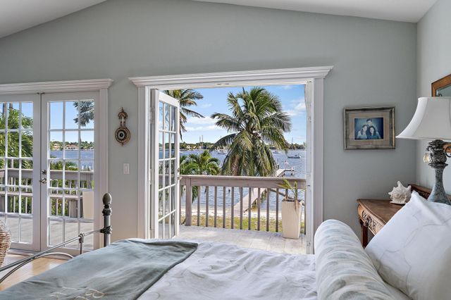122 S Lake Drive, Lantana, FL 33462