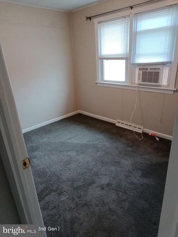 16 N ORCHARD ST, Gibbstown, NJ 08027