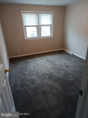 16 N ORCHARD ST, Gibbstown, NJ 08027