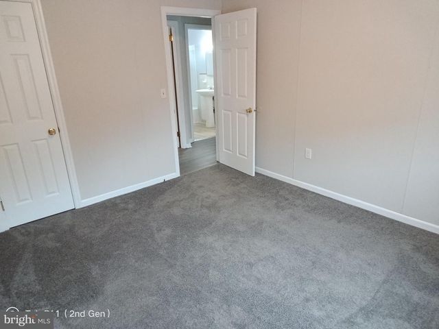 16 N ORCHARD ST, Gibbstown, NJ 08027