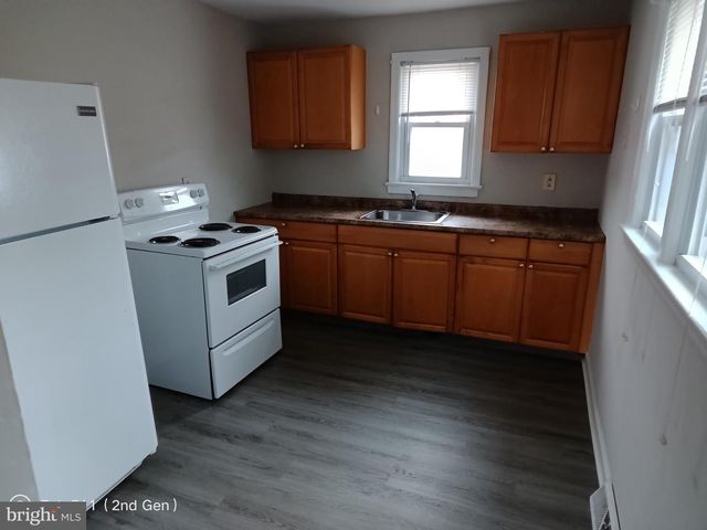 16 N ORCHARD ST, Gibbstown, NJ 08027