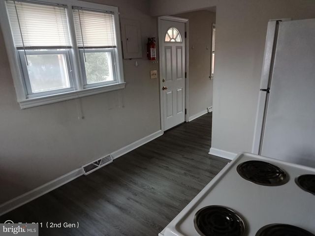 16 N ORCHARD ST, Gibbstown, NJ 08027