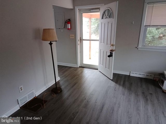 16 N ORCHARD ST, Gibbstown, NJ 08027