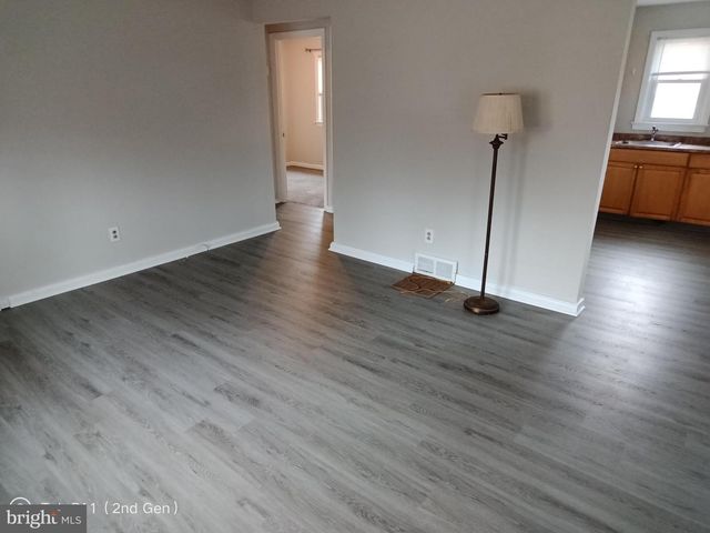 16 N ORCHARD ST, Gibbstown, NJ 08027