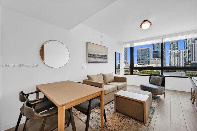 225 N Miami Avenue 901, Miami, FL 33128