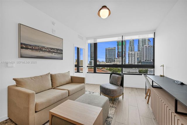 225 N Miami Avenue 901, Miami, FL 33128