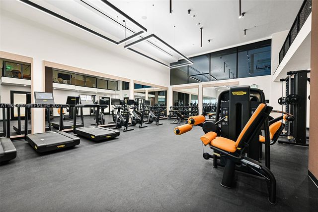 225 N Miami Avenue 901, Miami, FL 33128