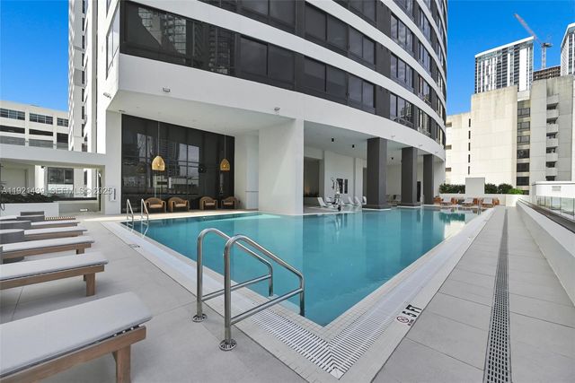 225 N Miami Avenue 901, Miami, FL 33128