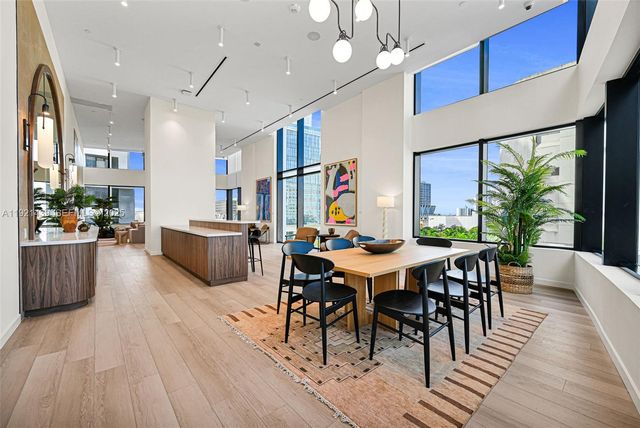 225 N Miami Avenue 901, Miami, FL 33128