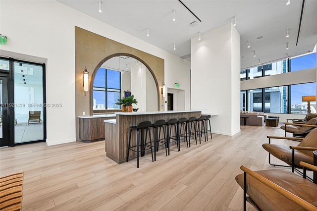 225 N Miami Avenue 901, Miami, FL 33128