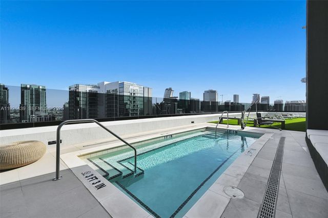 225 N Miami Avenue 901, Miami, FL 33128