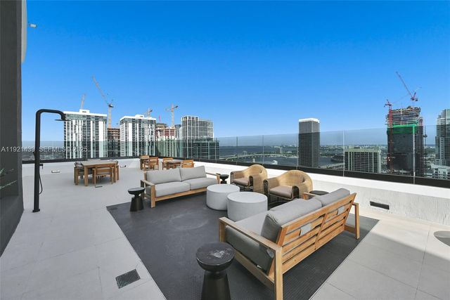 225 N Miami Avenue 901, Miami, FL 33128