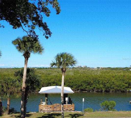 622 N RIVERSIDE DRIVE, New Smyrna Beach, FL 32168