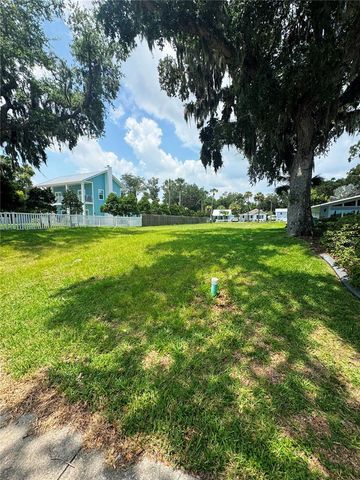 622 N RIVERSIDE DRIVE, New Smyrna Beach, FL 32168