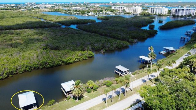 622 N RIVERSIDE DRIVE, New Smyrna Beach, FL 32168