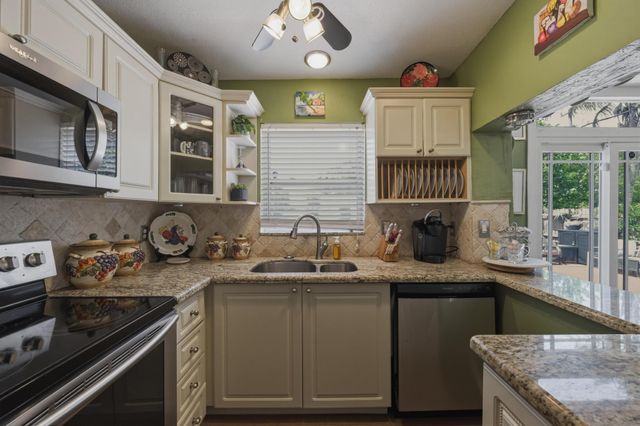 224 NW 9th Street, Pompano Beach, FL 33060