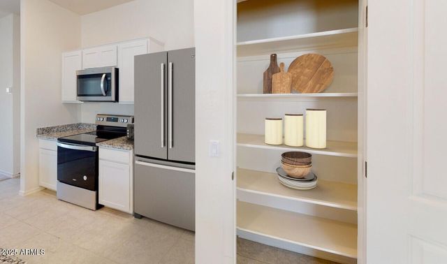 9820 W ALBENIZ Place, Tolleson, AZ 85353