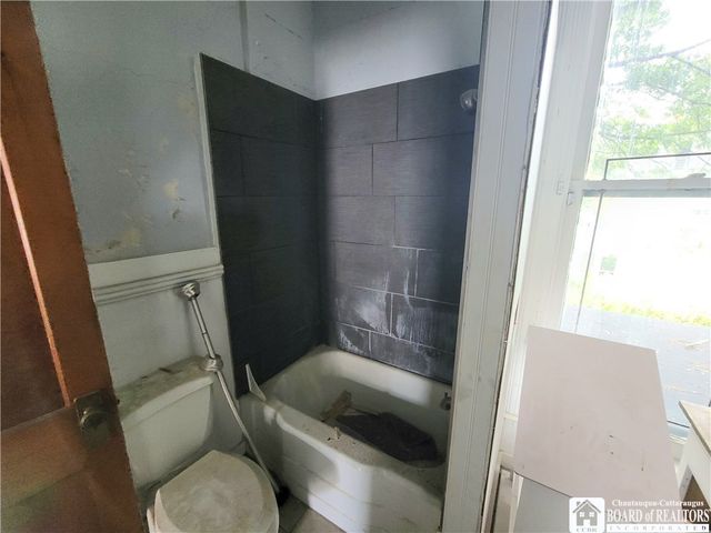 52 Lakeview Avenue, Jamestown, NY 14701