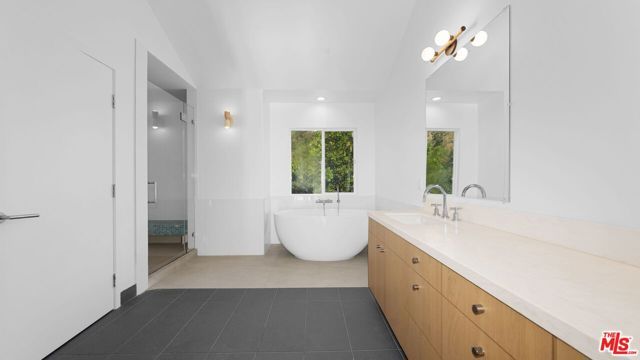 696 Palisades Drive, Pacific Palisades (los Angeles), CA 90272